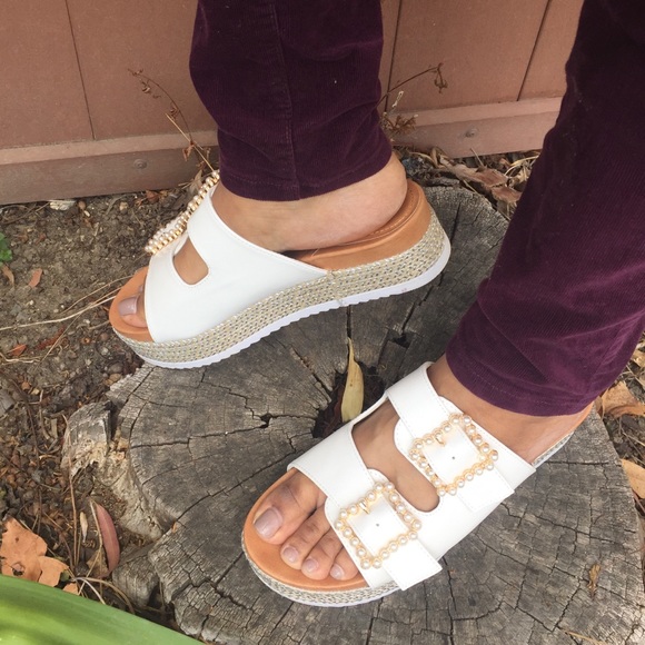 ALMOST GONE❤️White double strap platform sandal - Picture 3 of 4